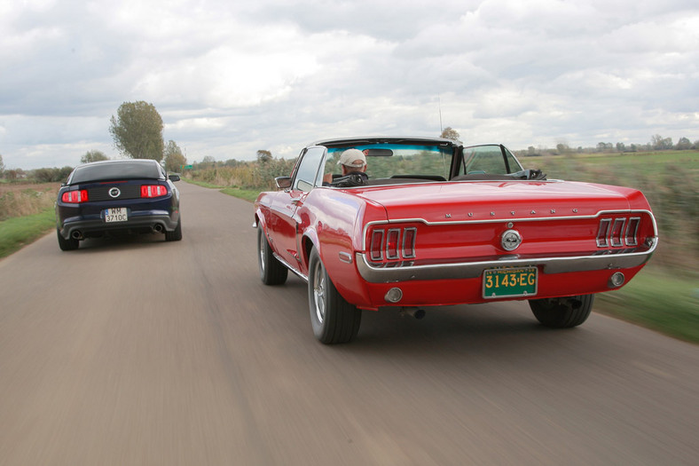 Ford Mustang I kontra Mustang V: klub koni mechanicznych