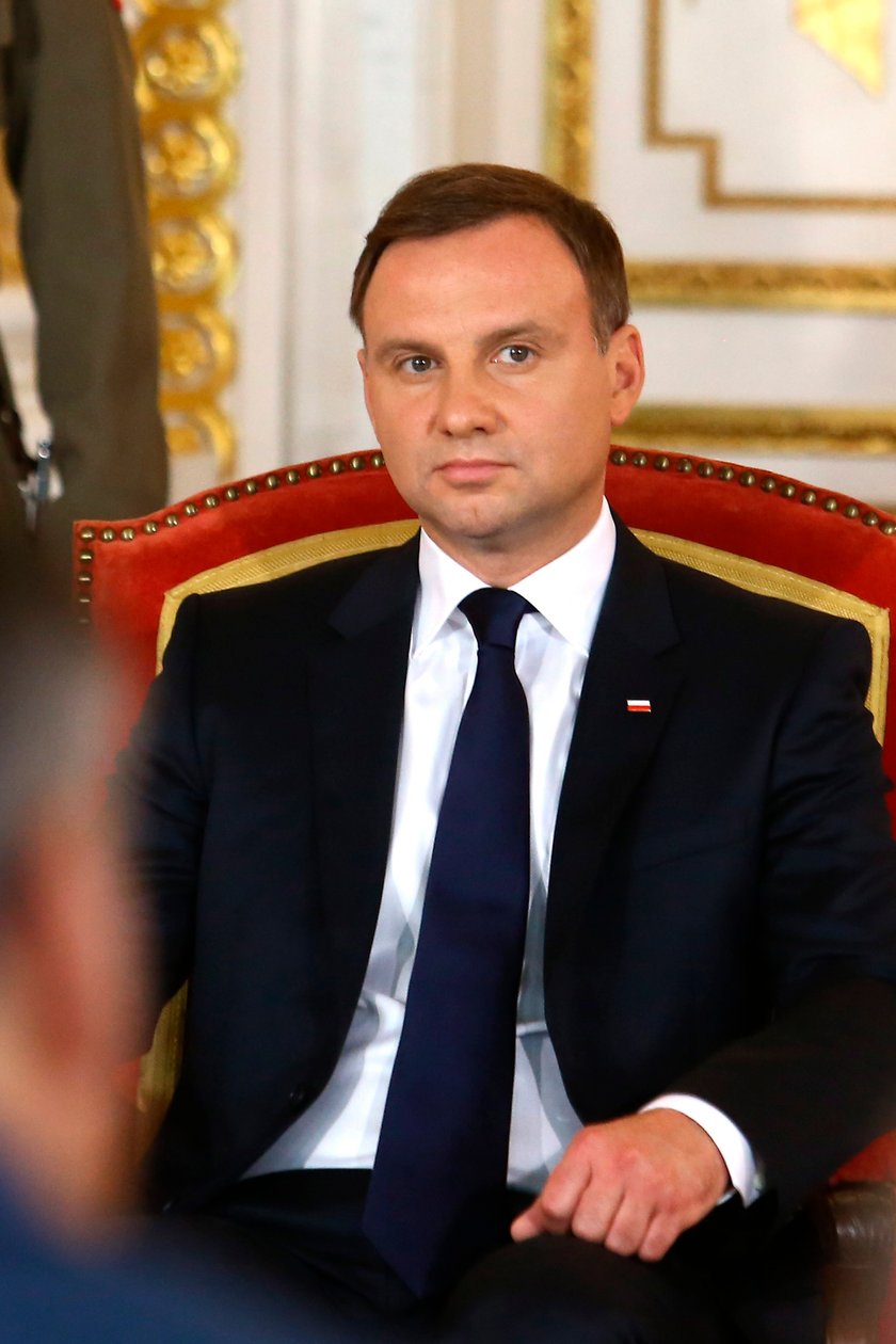 Andrzej Duda zażądał tronu!