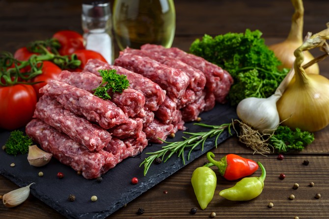 Za pripremu originalnih leskovačkih ćevapa neophodno je da koristite juneće meso
