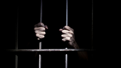 Jóval tovább maradhatnak börtönben a zárkatársukat agyonverő szombathelyi rabok