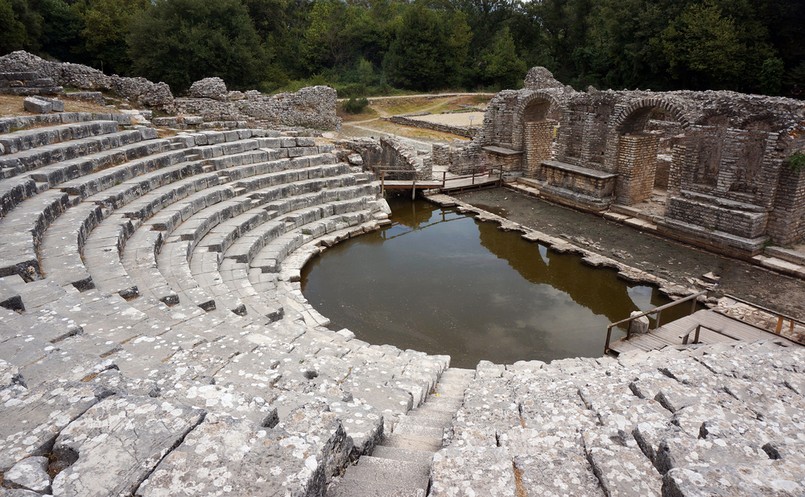 Butrint - niewielka osada na pograniczu z Grecją słynie z zabytków. Tu amfiteatr z VI wieku