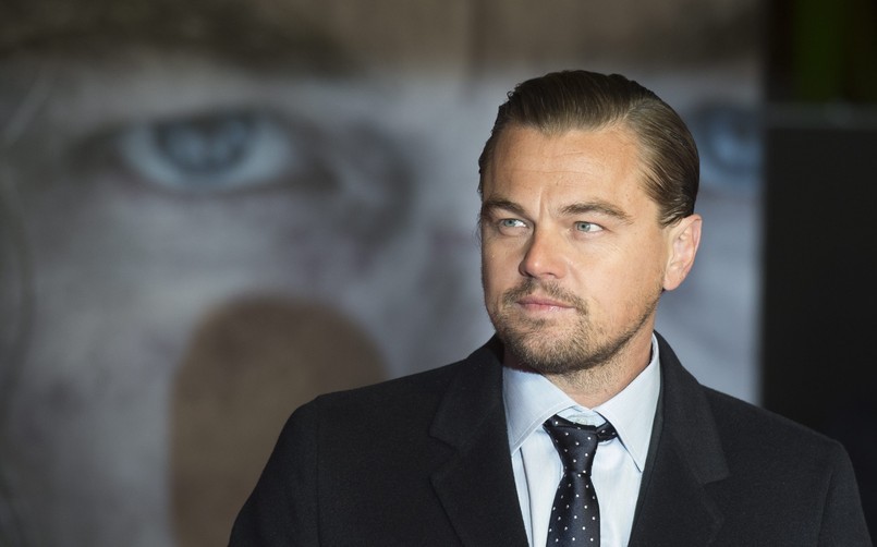 Leonardo DiCaprio zdobył za kreację w "Zjawie" trzeci w karierze Złoty Glob. Ta sama rola przyniosła mu piątą nominację do Oscara, więc dołączył do klubu znakomitych aktorów (są w nim m.in. Peter O'Toole, Jack Nicholson i Al Pacino), którzy w wieku 42 lat mieli na swoim koncie po pięć nominacji, a nie mieli ani jednej statuetki w ręku. Może teraz się uda? Jest w swojej kategorii faworytem. Póki co, oscarowa szansa Leo zaowocowała wysypem kolejnych memów z – wciąż niedocenionym przez Akademię Filmową – gwiazdorem w roli głównej.