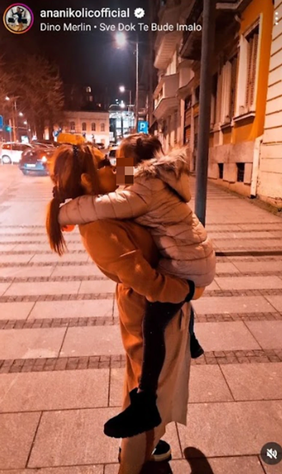 Ana Nikolić sa ćerkom