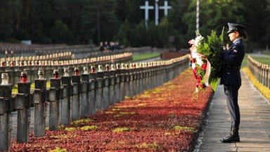 Uczczono pamięć Polaków zamordowanych w Palmirach. IPN: hańba waszym katom