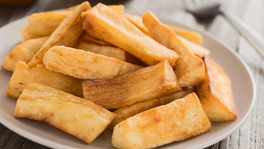 rzadko pojawia się w sklepach, a frytki z niego są obłędne. jeśli trafisz na to warzywo, nie zastanawiaj się nad zakupem