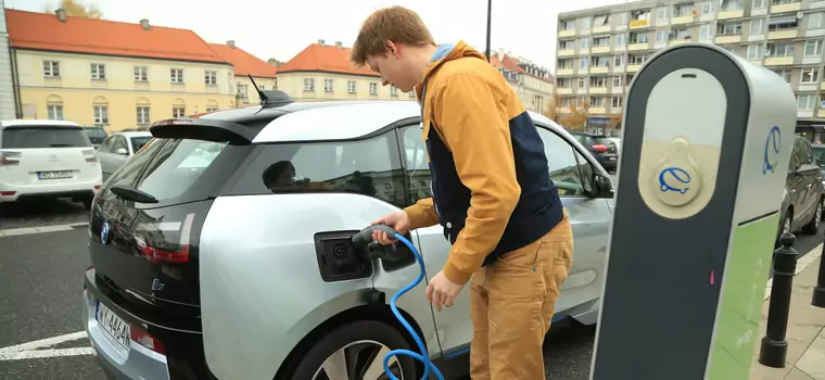Samochód elektryczny - ile kosztuje jazda autem na prąd?