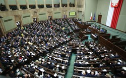 Nowoczesna: Nie ma klimatu do zmiany konstytucji