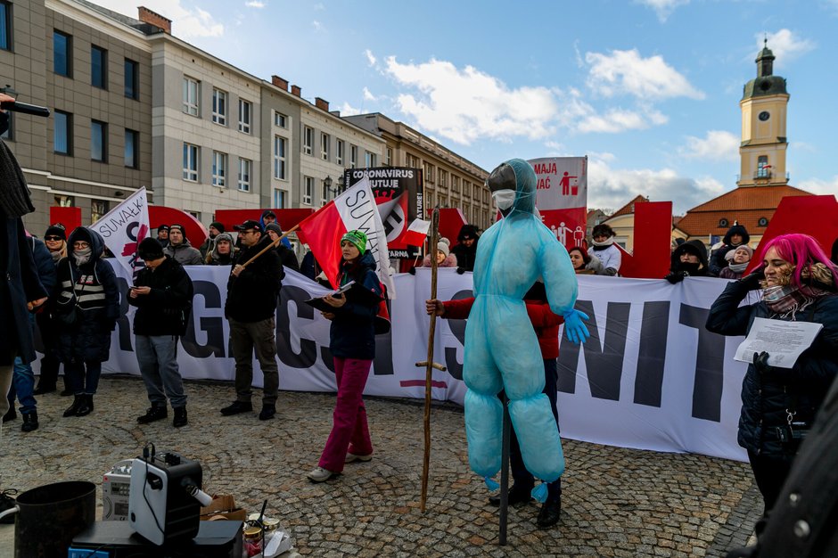 Manifestacja przeciwników szczepień w Białymstoku