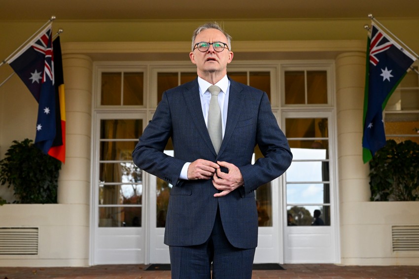 Entoni Albanez nakon zakletve u Kanberi