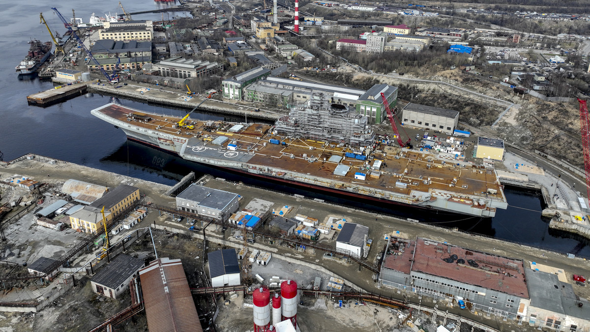 Pożar na lotniskowcu Admirał Kuzniecow. Rosja ukradła go Ukrainie