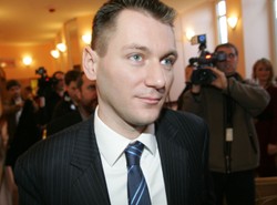 Kogo teraz wyrzuci Farfał?