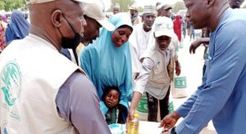 Ramadan: Saudi presents food items to Borno IDPs