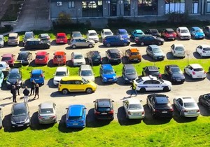 Na parkingu na Novom Beogradu izbušene gume na automobilima
