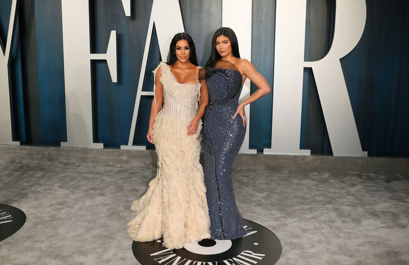 Kim Kardashian i Kylie Jenner na imprezie Vanity Fair