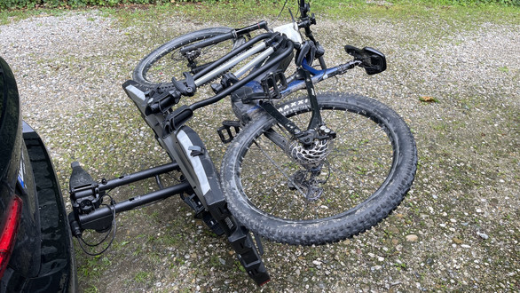 E-Bikes mit Auto transportieren: Fahrradträger für Dach, Heck