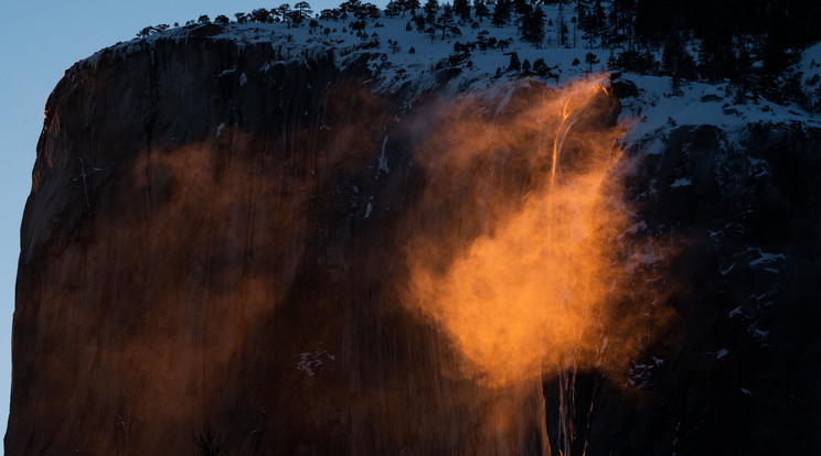 A különleges, tüzes látvány a Yosemite Nemzeti Park egyik szenzációja / Fotó: Northfoto