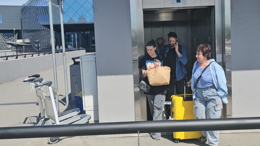 Teya Dora na aerodromu