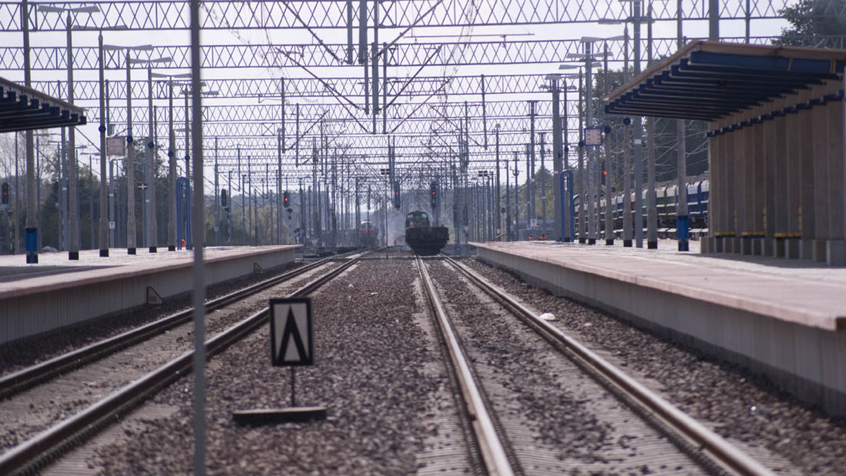 Czeski pociąg, który przejechał 30 marca przez Polskę do Gdańska, przewoził 68 kilogramów wzbogaconego uranu z Instytutu Badań Jądrowych pod Pragą do Murmańska - poinformowała Dana Drabova prezes czeskiego Państwowego Urzędu do Spraw Bezpieczeństwa Jądrowego.