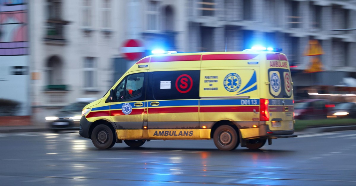 Policja i strażacy w akcji na Cygańskiej Górze. Desperat zaatakował funkcjonariusza