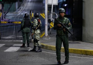 Vojska Venecuele kod predsedničke palate nakon što su se čule eksplozije u Karakasu 3. januara