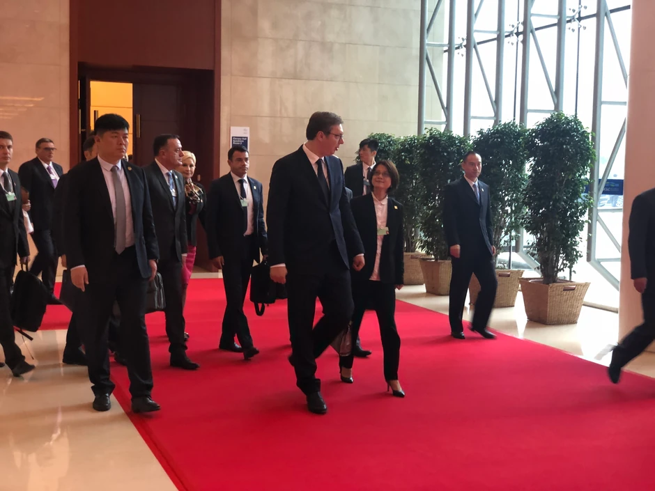 Srpska delegacija stiže u Davos