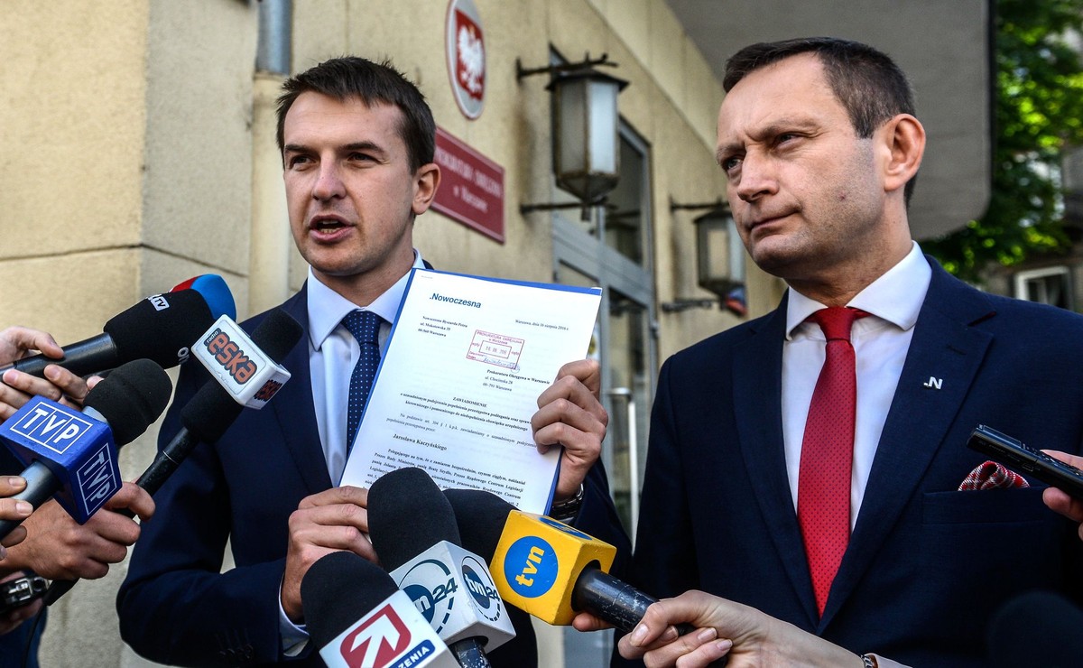 Adam Szłapka i Paweł Rabiej składają doniesienie na prezesa PiS