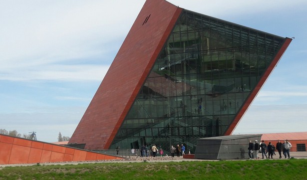 Nawrocki dodał, że "przywracaniu aury polskich doświadczeń" w Muzeum II Wojny Światowej w Gdańsku "patronować powinien bohater czasów wojny i pokoju"