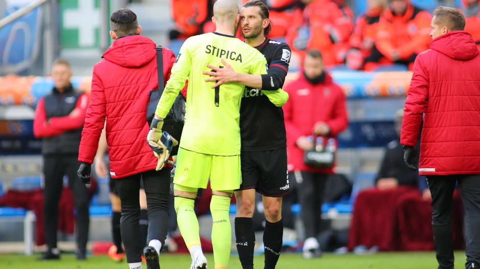 Dante Stipica i Alexander Gorgon podczas meczu Lech - Pogoń (2:2)