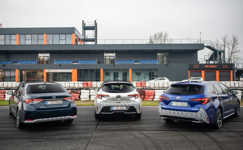 Toyota Corolla 2023 hybryda 5. generacji