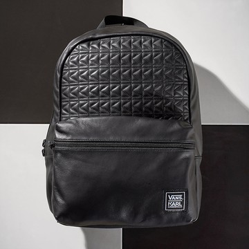 Táska: 74.990 Ft