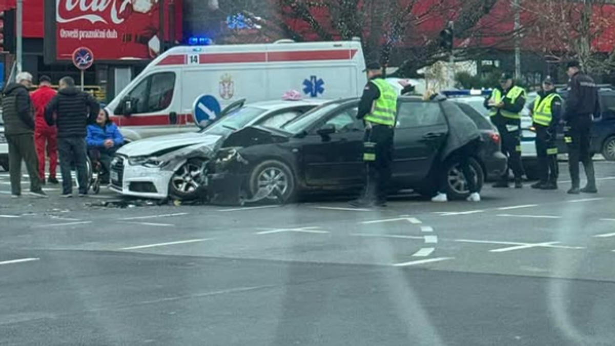 Saobraćajna nezgoda kod TC Ušće