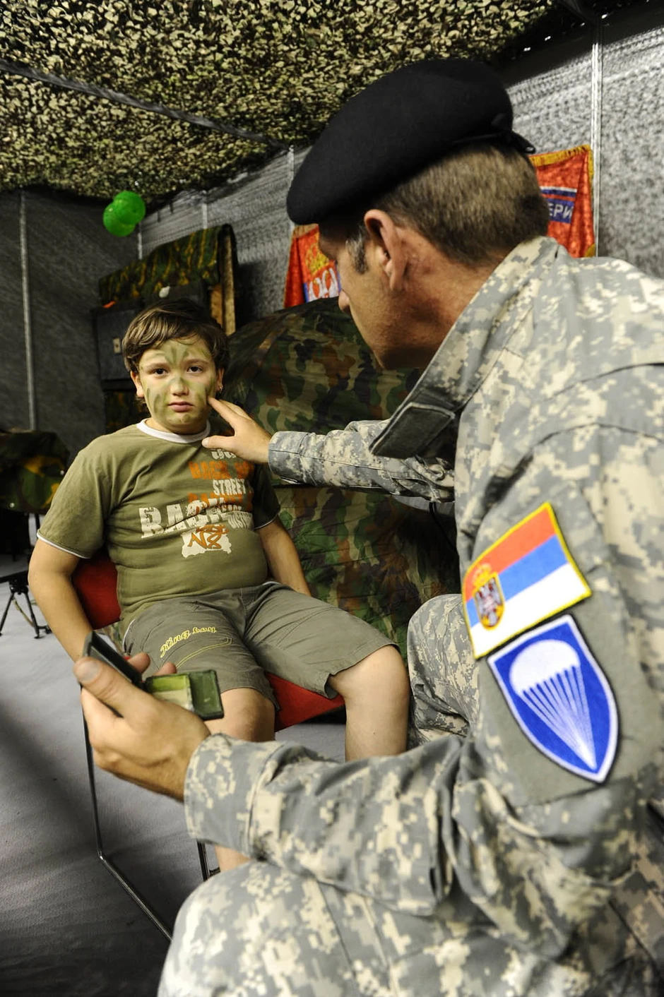 Pripadnici Žandarmerije su maskirali mališane