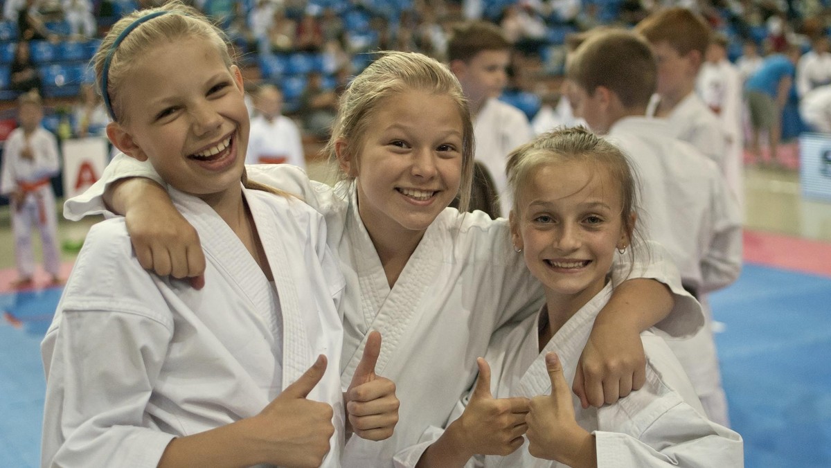 Uczestniczki XV Ogólnopolskiego Pucharu  Dzieci w Karate Tradycyjnym, Rzeszów 2015