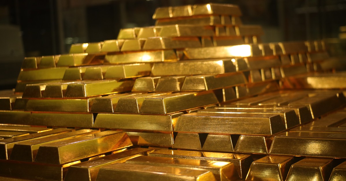 Dlaczego złoto tanieje, choć powinno drożeć? Wojna na Bliskim Wschodzie zmienia światowy rynek