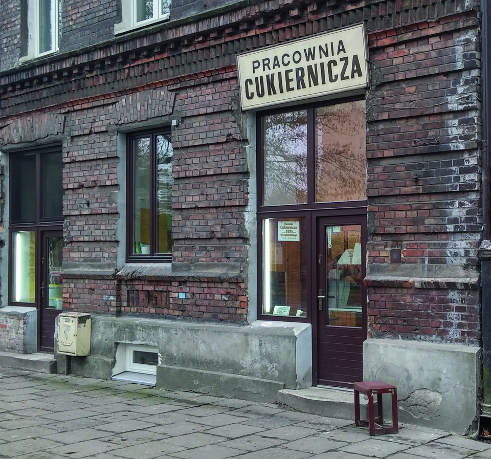 Wejście do Pracowni Cukierniczej – W. Zagoździński przy ulicy Górczewskiej w przedwojennym domu Wawelberga