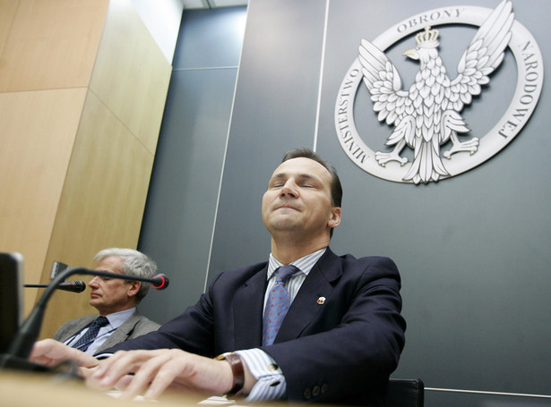 Sikorski zablokował sądy wojskowe