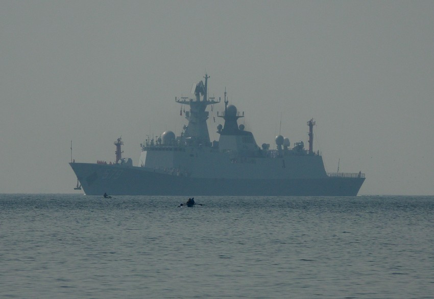 Kinezi polažu pretenzije na skoro čitavo Južno kinesko more, dok Amerikanci traže slobodu plovidbe