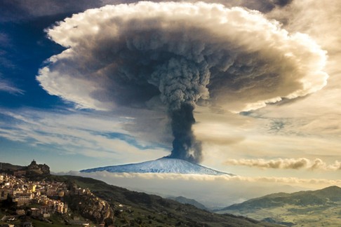 Wybuch wulkanu Etna.