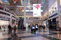 Napad na jubilera w galerii handlowej w Warszawie. Akcja policji