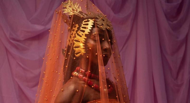 Nigerian photographer Lakin Ogunbanwo new series about the visuals o Nigerian weddings featured in Vogue [Credit: Vogue.it]