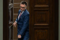 Prokuratura chce odebrać immunitet Hołowni i Kobosce w aferze Collegium Humanum