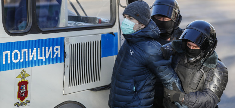 Aleksiej Nawalny skazany na kolonię karną. Łapanka rosyjskiej policji