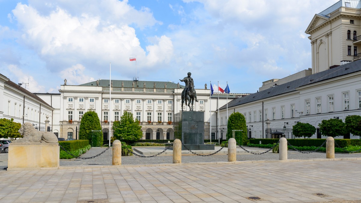 Najnowsze badania nastrojów społecznych przeprowadził Kantar. Zaledwie 31 proc. badanych pozytywnie ocenia zmiany zachodzące w Polsce. W porównaniu z badaniem z maja pogorszyły się oceny możliwości znalezienia pracy.