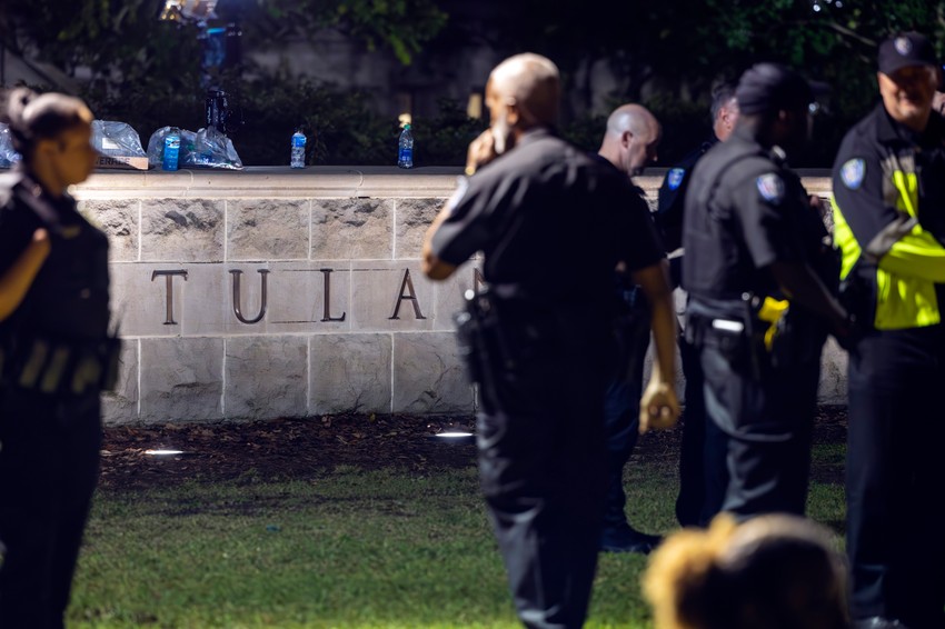 Na univerzitetu Tulejn u Nju Orleansu  je izvršeno šest hapšenja i sedam suspenzija