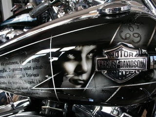 aerograf malowanie motocykl