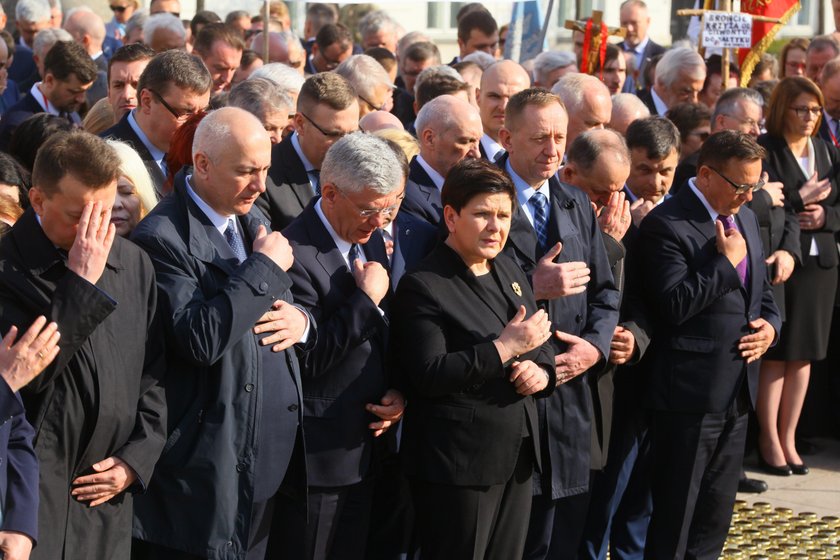 Obchody ósmej rocznicy katastrofy smoleńskiej. Relacja na żywo