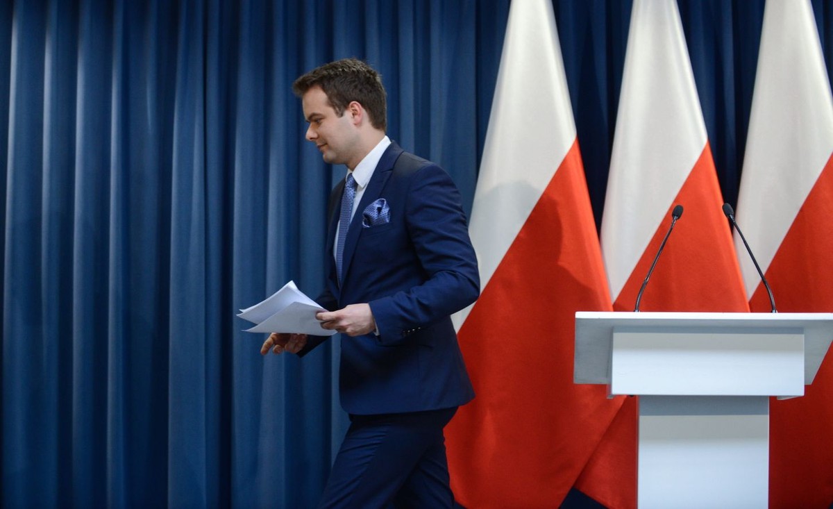 Rzecznik rządu Rafał Bochenek po konferencji prasowej w KPRM