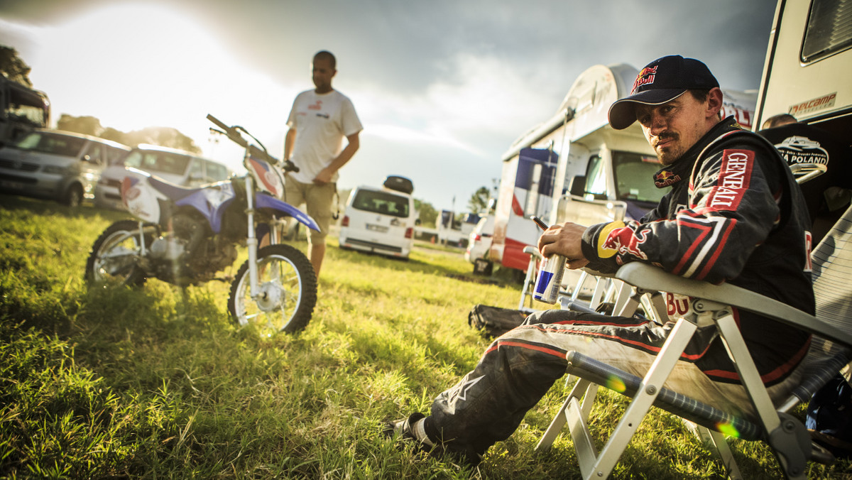 Po sześciu dniach rywalizacji w rajdzie Dakar zawodnicy Orlen Team zasłużyli na dzień odpoczynku. W piątkowy wieczór biwak zlokalizowany w argentyńskim mieście Salta położonym prawie 4000 metrów n.p.m. wyglądał spokojnie. Po raz pierwszy serwisy nie musiały śpieszyć się by przygotować maszyny do kolejnego dnia walki.