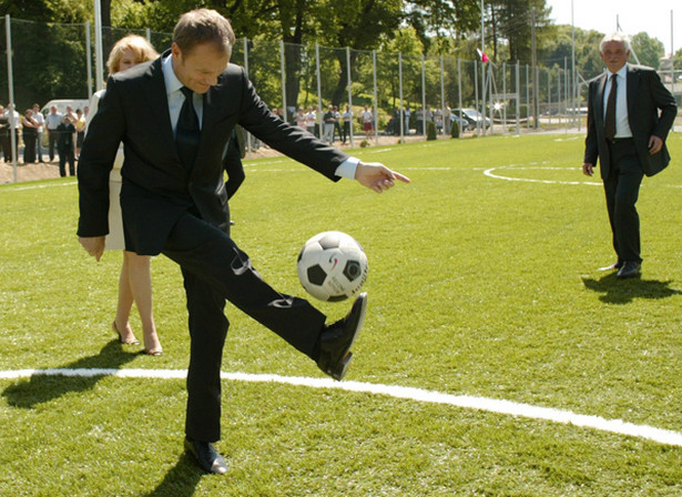 Rząd chce "sprzedać" ONZ pomysł na futbol