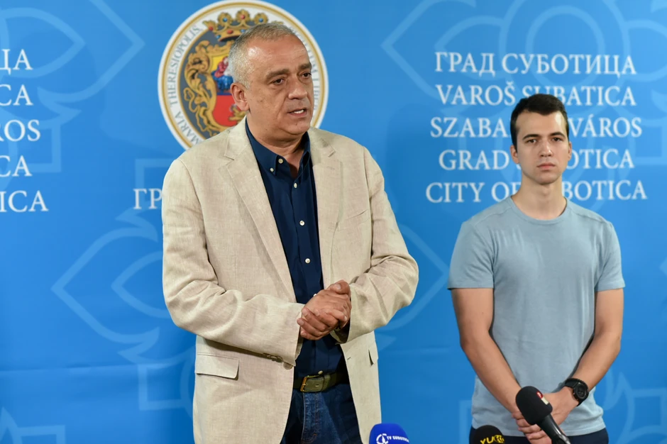 Uspešan mladi robotičar na prijemu kod gradonačelnika Bakića